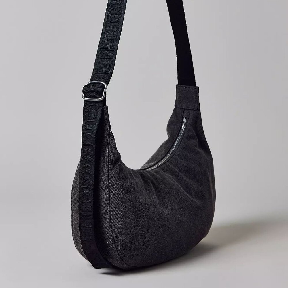 NWT Baggu Medium Crescent Bag - Washed Black Denim - Picture 9 of 12